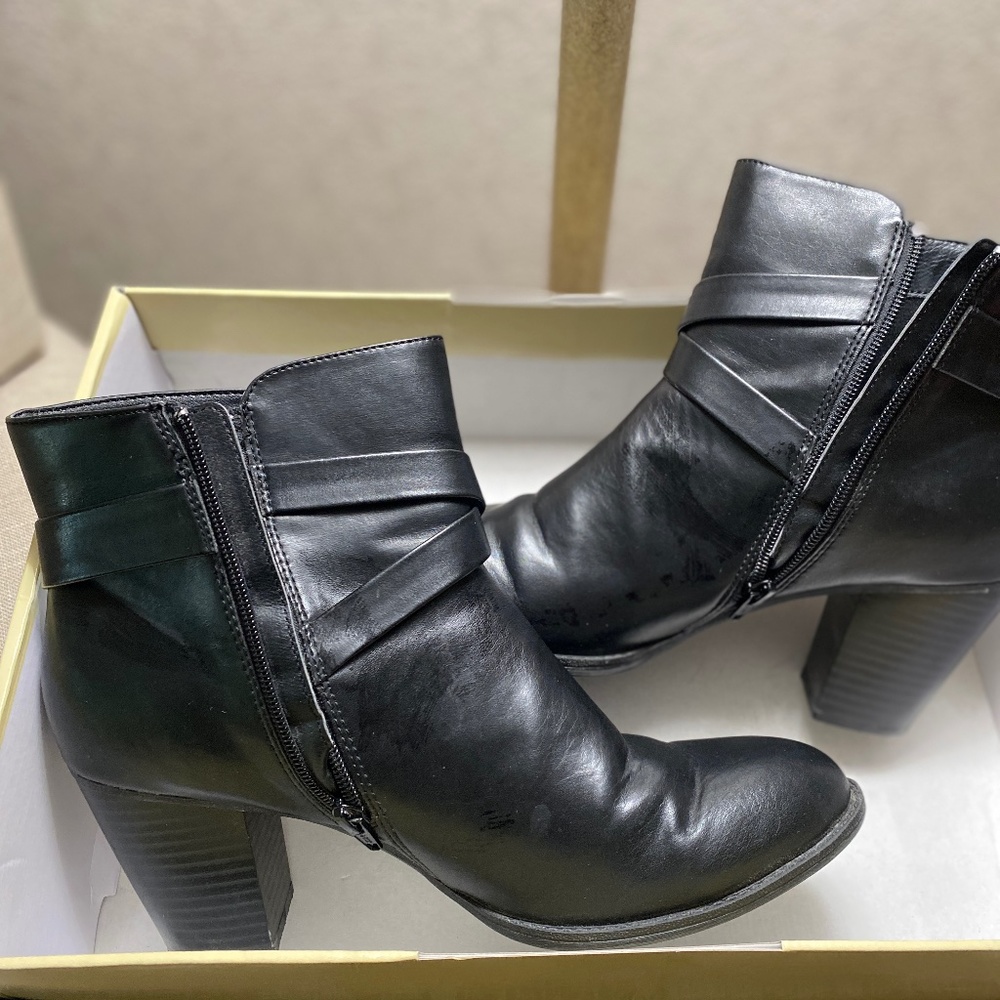 Eurosoft  Size 11 black booties